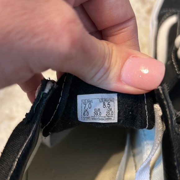 Vans. Black and white. Size 8.5. - Picture 5 of 7